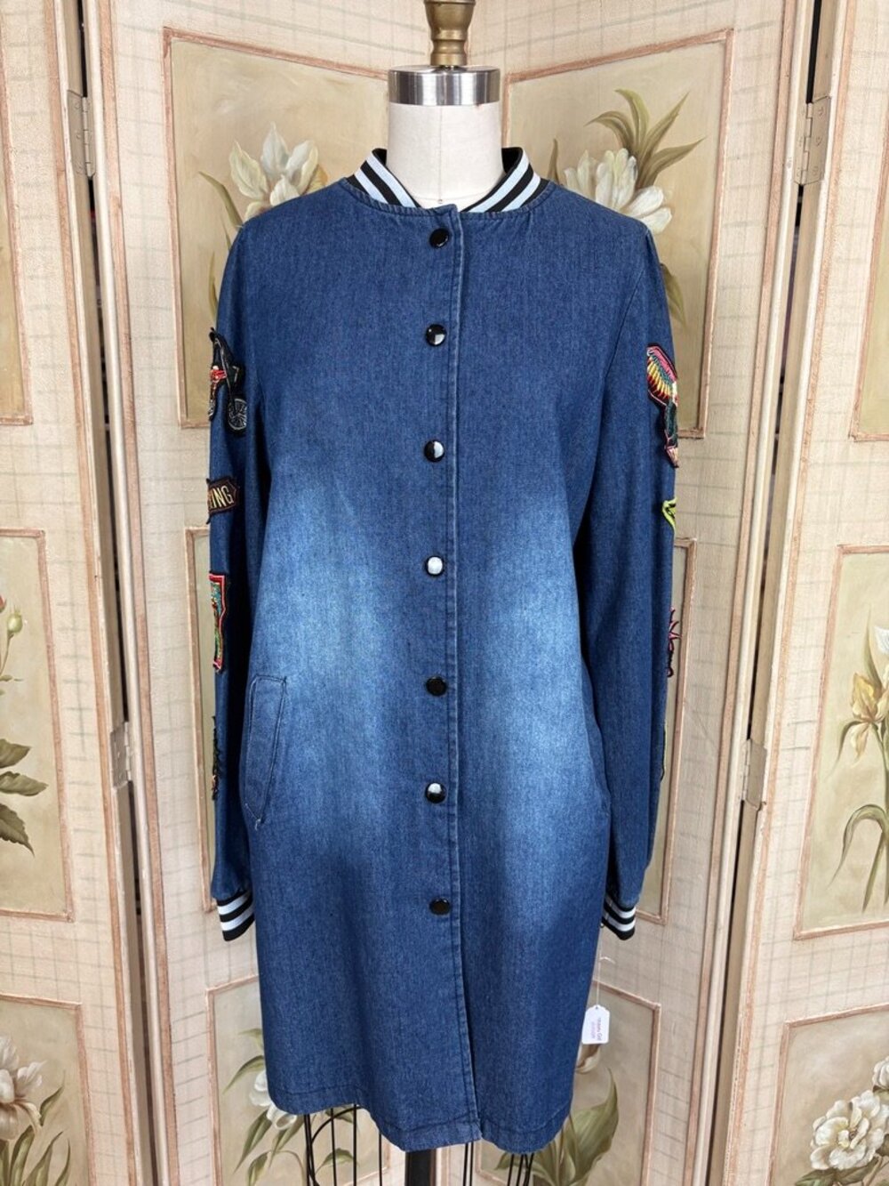 Vintage Wizard of Oz Patch Denim Jacket - Picture 2 of 4